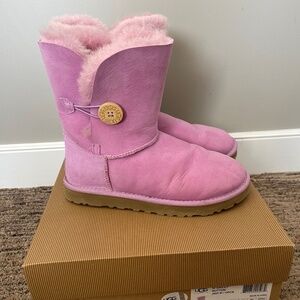 UGG Bailey Button